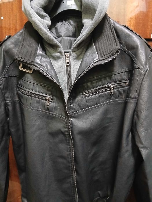 Кожено яке чисто ново