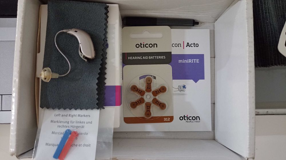Слухов аппарат Oticon Acto miniRITE