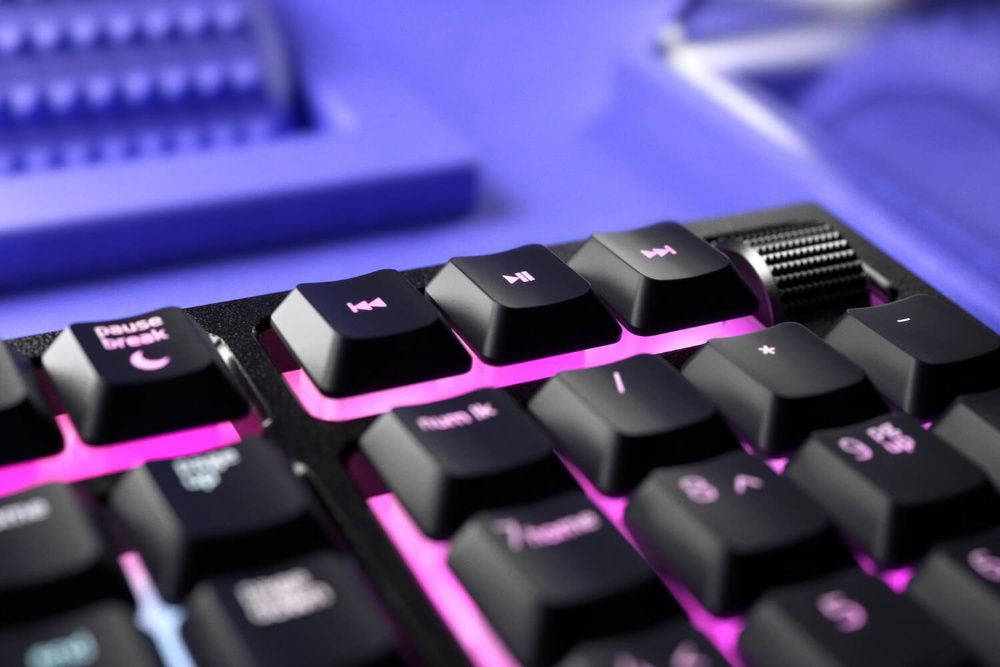 Tastatura Gaming Razer Ornata V2 Chroma Semi-mecanica Noua