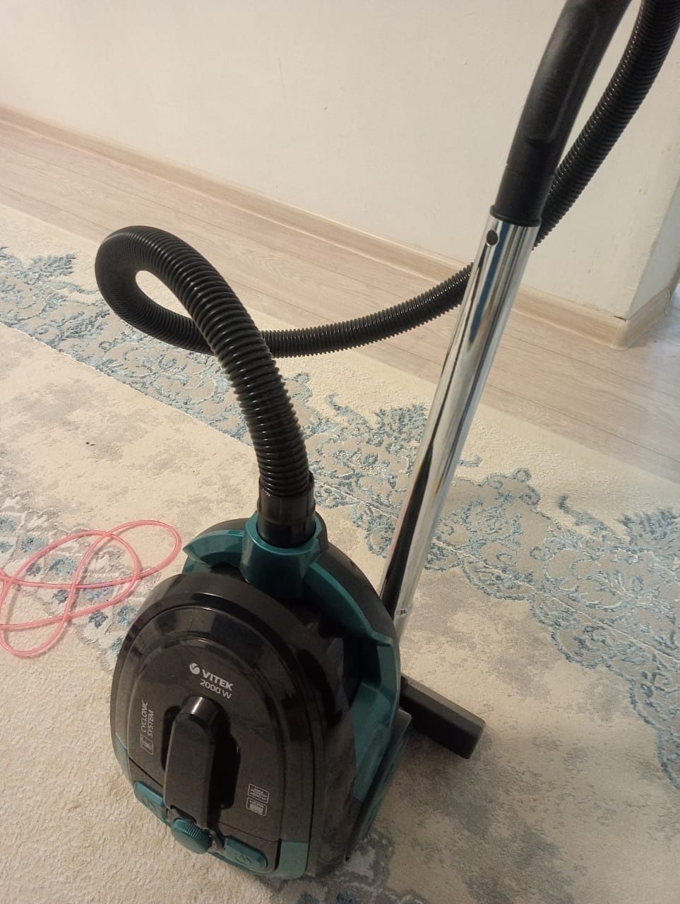 Пылесос модель VITEK