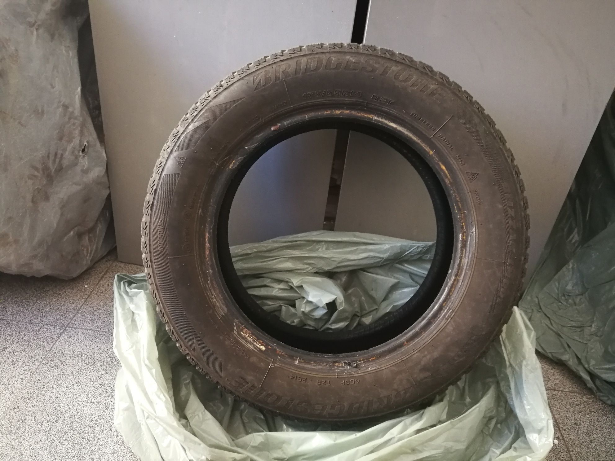 Зимни гуми 175/65/14 Bridgestone LM01 4 бр.