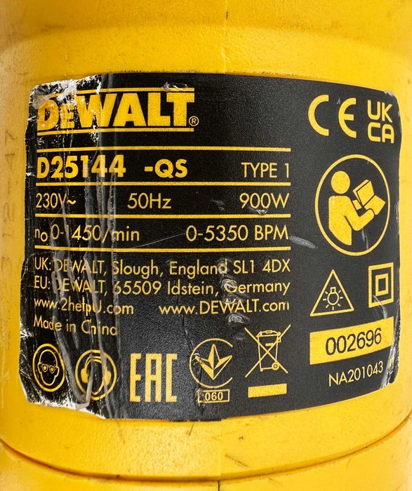 Dewalt D25144-QS - Електрически перфоратор 900W 3J