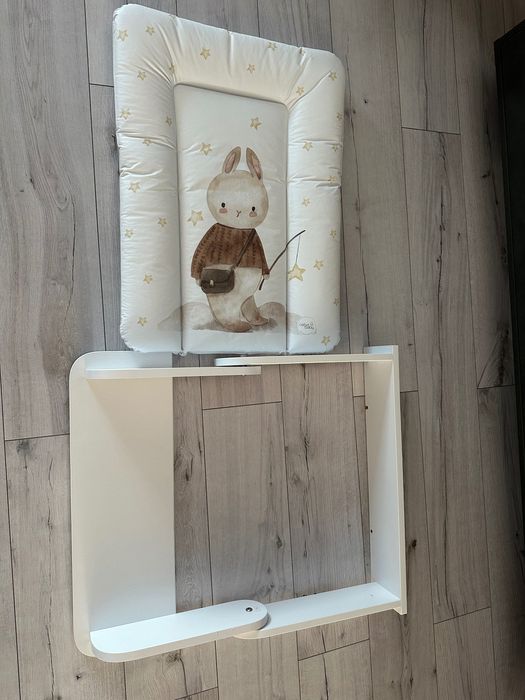 Vând masă de înfășurat nu am folosit-o niciodată