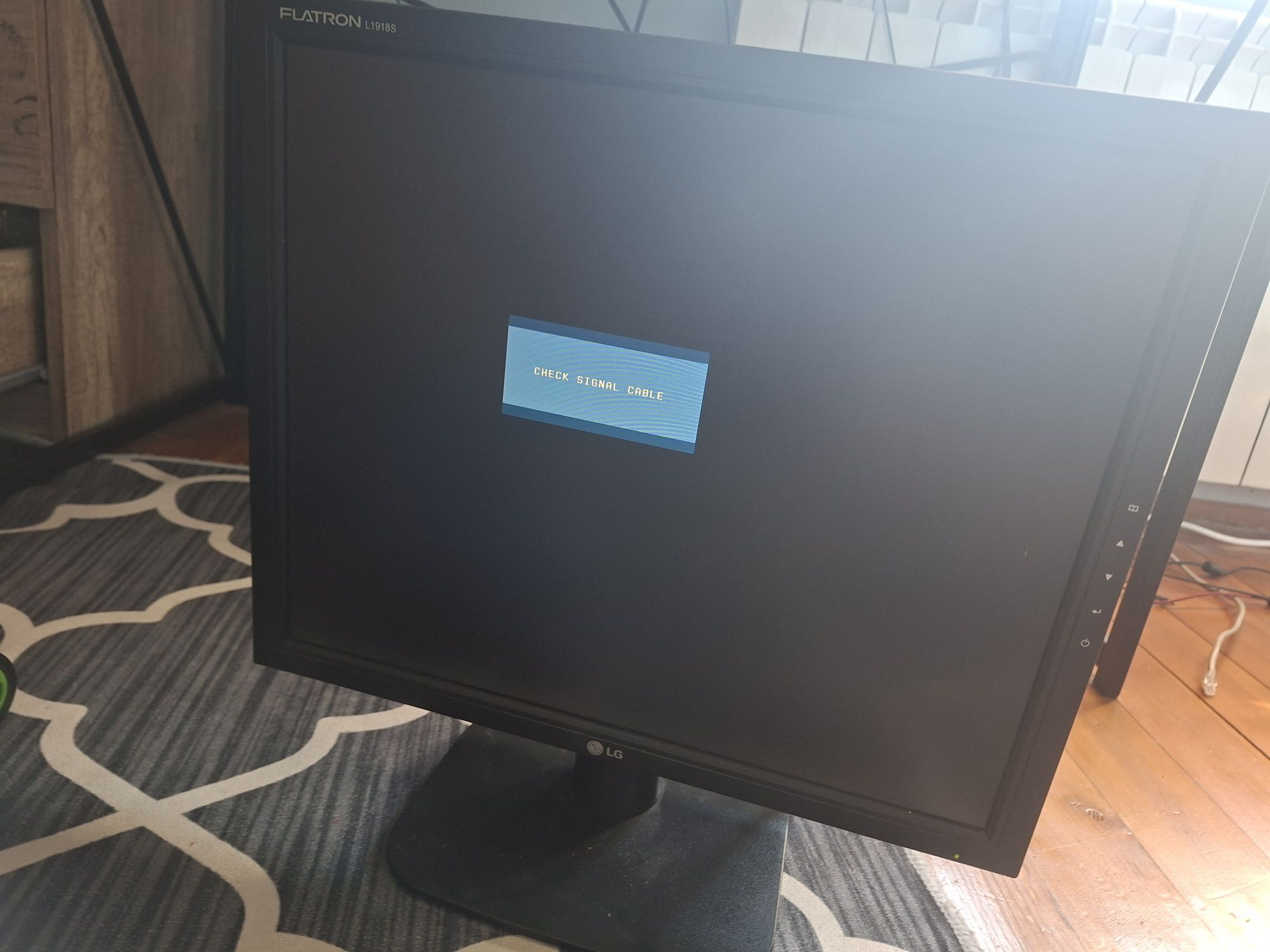 Монитор LG flatron