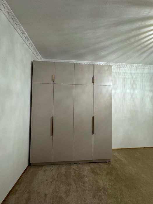 Шкаф распашной с 4 дверьми