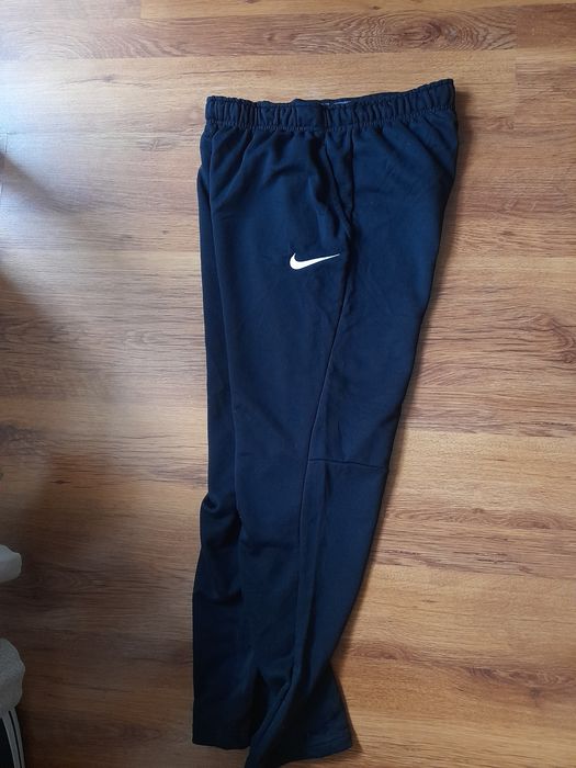 Nike dri fit мъжко долнище M- L размер.
