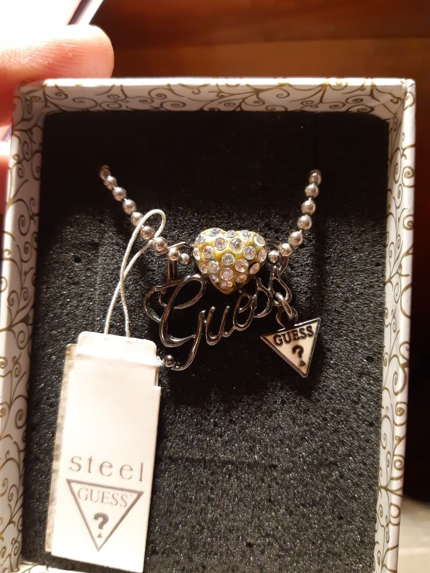 Оригинално колие на Guess с камъни Swarovski
