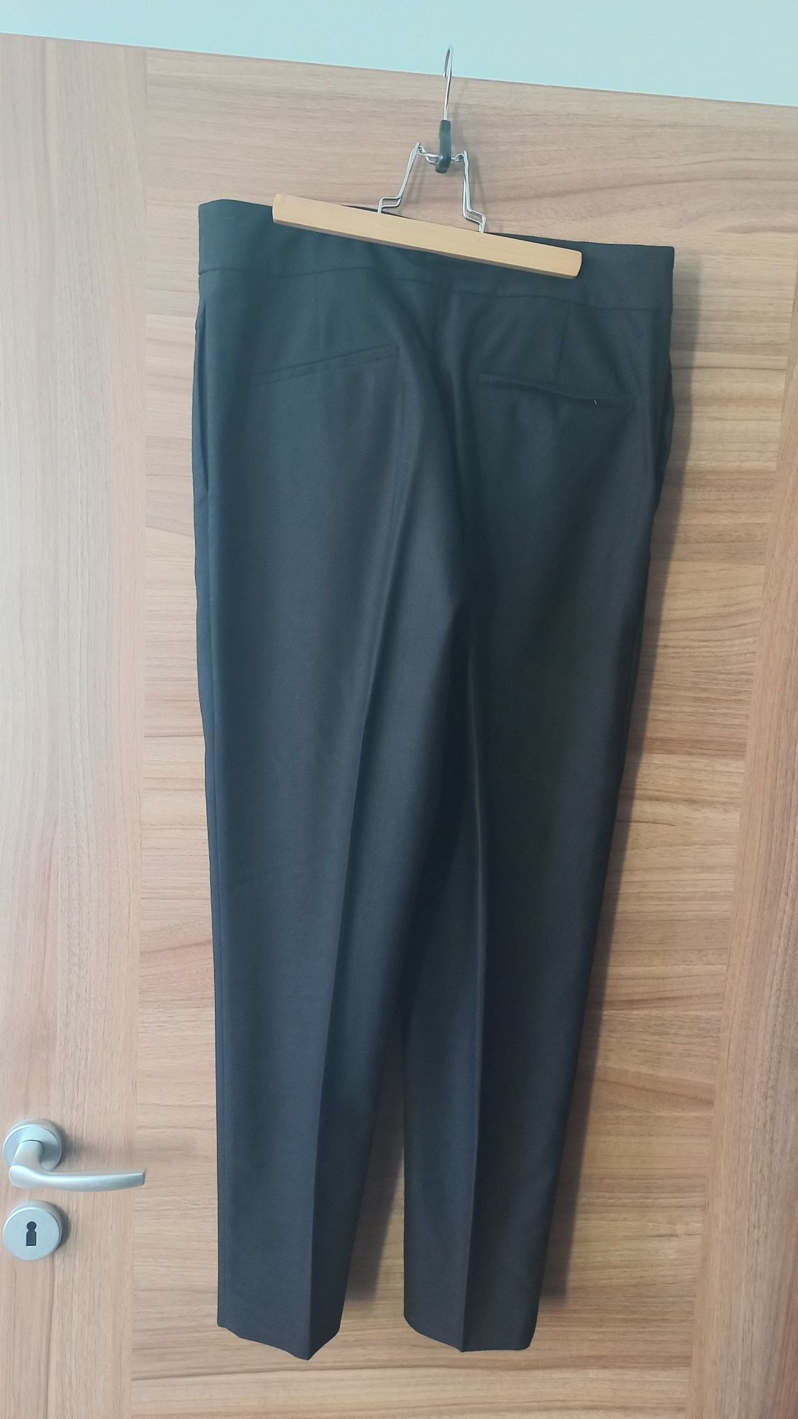 Pantaloni 3/4 Zara