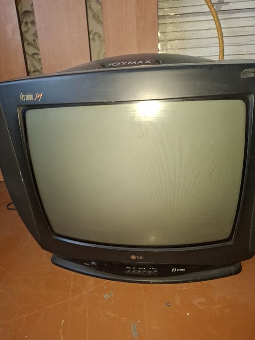 Телевизор LG старого образца