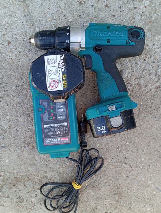 Makita 6339D de găurit și infiletat