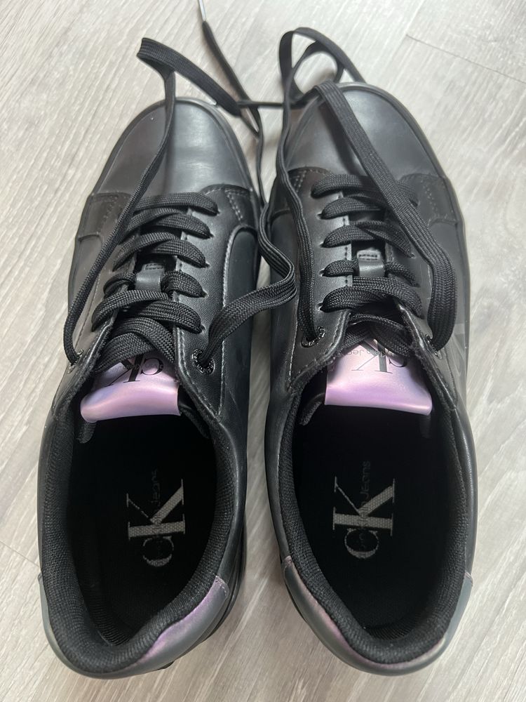 Кецове Calvin Klein