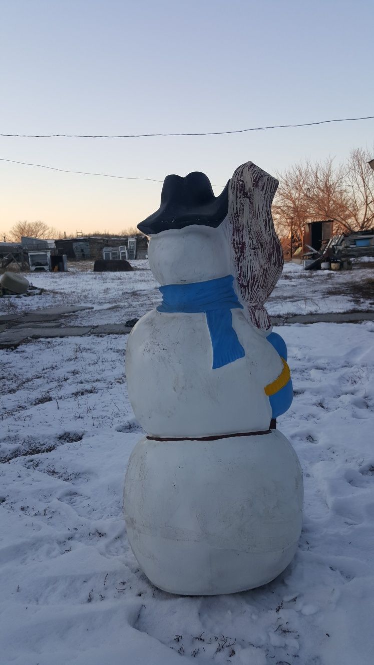 Снеговик из гипса