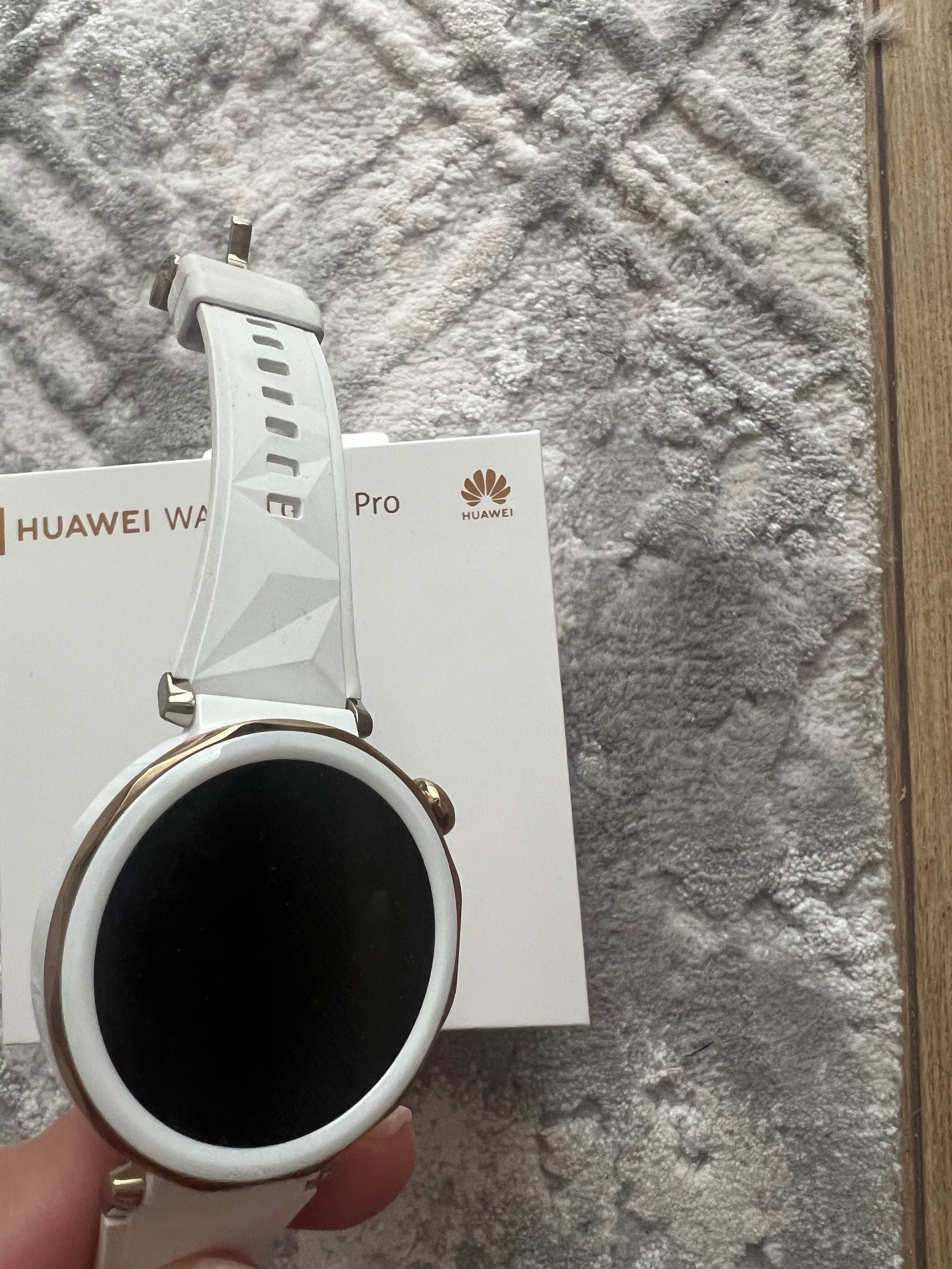 Часовник Huawei GT 5 Pro
