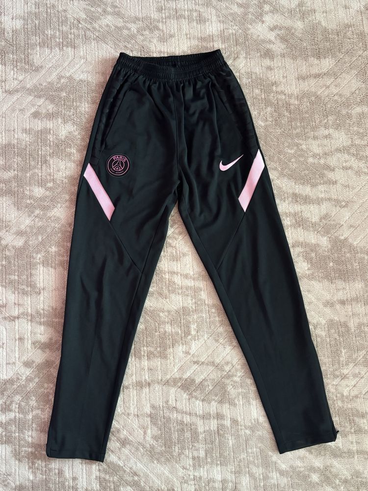 Продавам PSG екип
