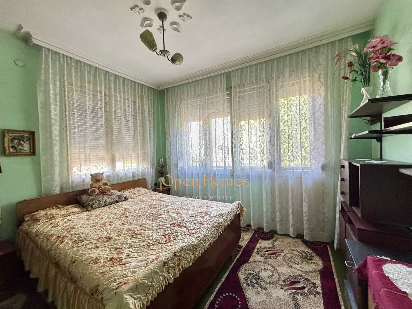 Многофамилна къща в гр. Стамболийски,