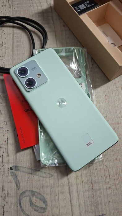 Смартфон Motorola Edge 40 Neo, 256GB, 12GB RAM, 5G