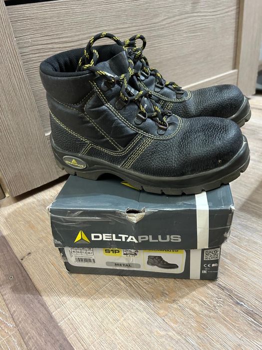 Рабочие ботинки почти новые