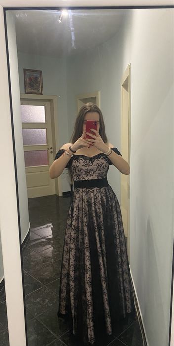 Абитуриентска рокля