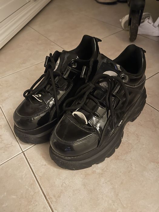 Buffalo черни лачени