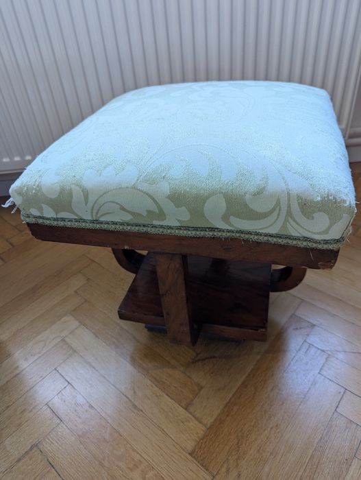 Taburet lemn tapițat