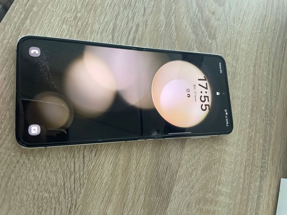 Samsung galaxy z flip 5