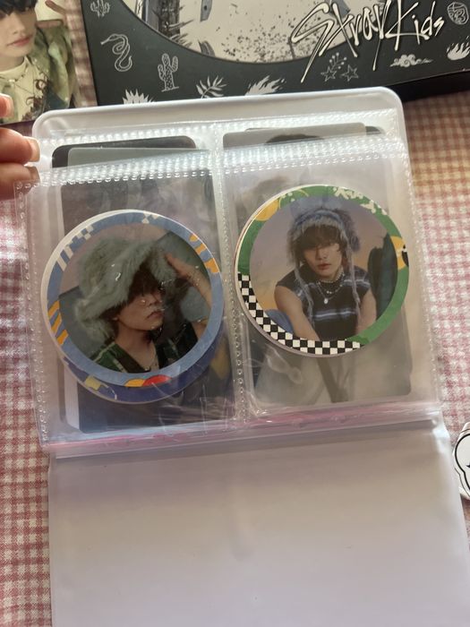 Stray Kids Ate album зелената версия,3 картички,8стикера,фотобук,диск