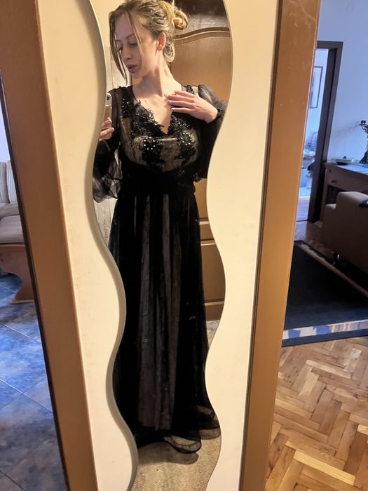 Официални рокли .