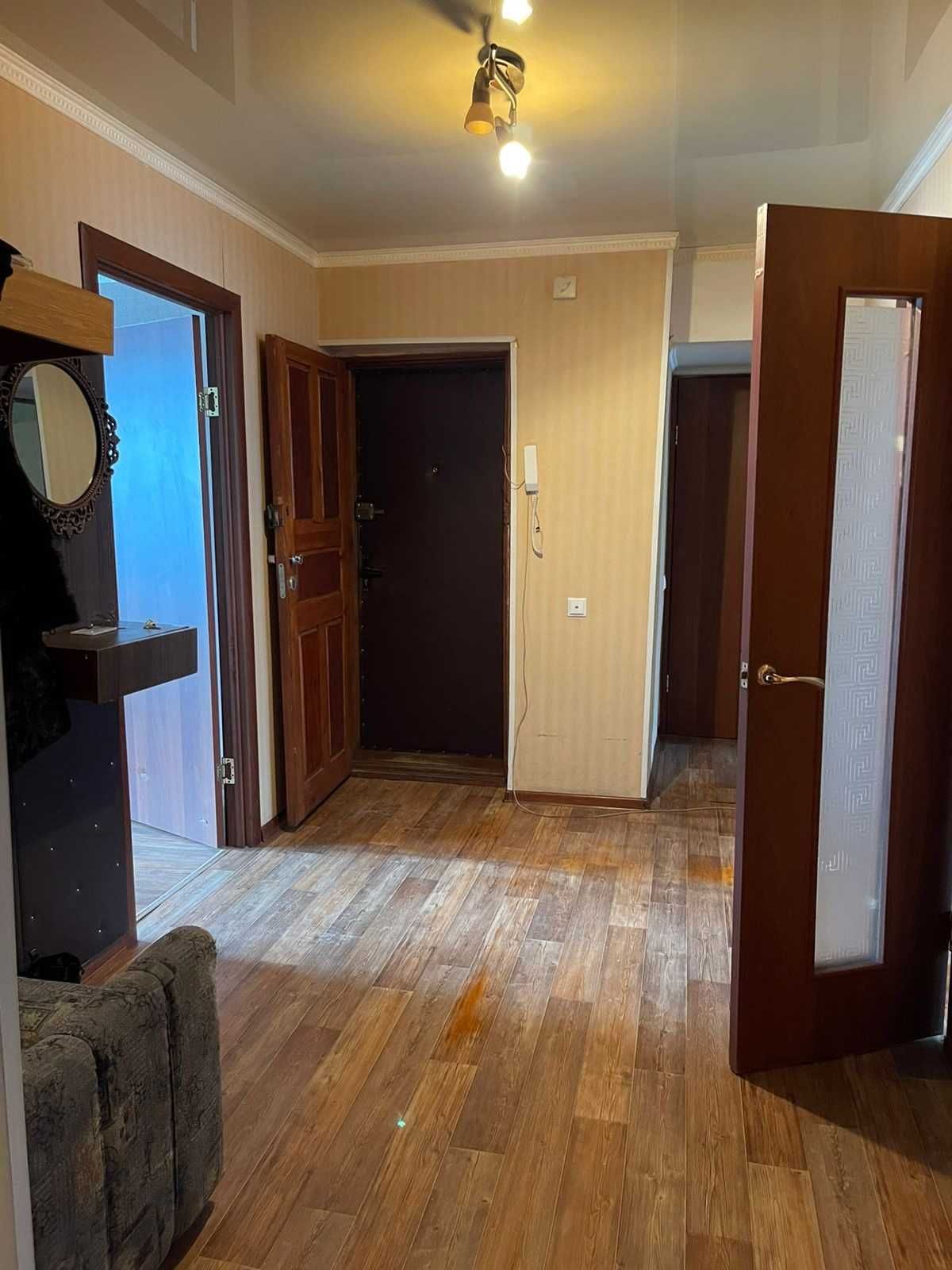 Продам 4-комнатную квартиру в Центре