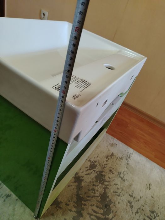 Шкаф за баня с мивка