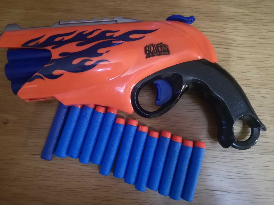 Кола с дистанционно,NERF,Blаster, динозаври и много други
