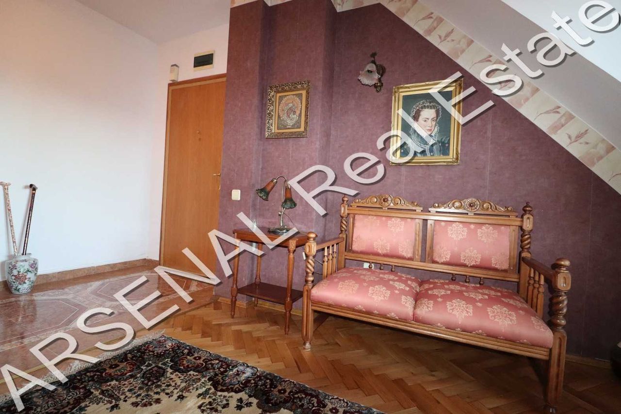 Дава се под наем Двустаен апартамент в София, Борово - 120 кв.м за 550 € - Снимка #1