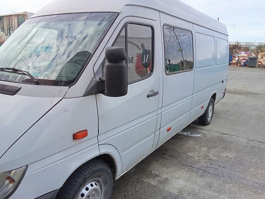 Vând sprinter 311 .110cai.anul fabricației 2005.