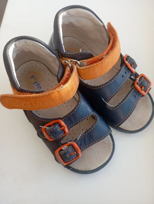 Детские сандали ,кроссовкии