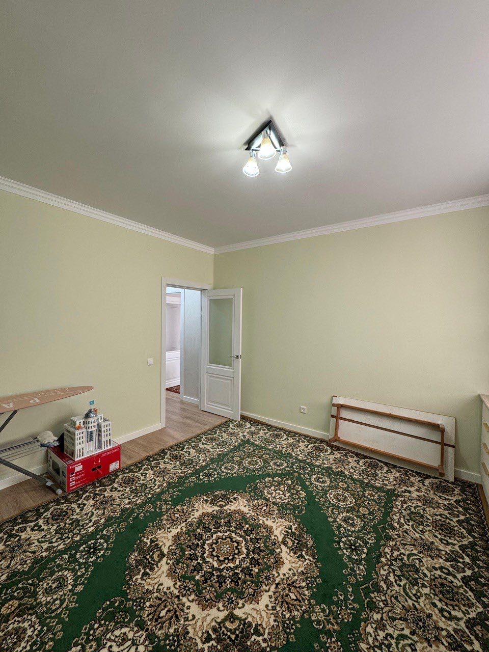 Продам 3-х комн. квартира в р. Алтын Орда 40В/1.