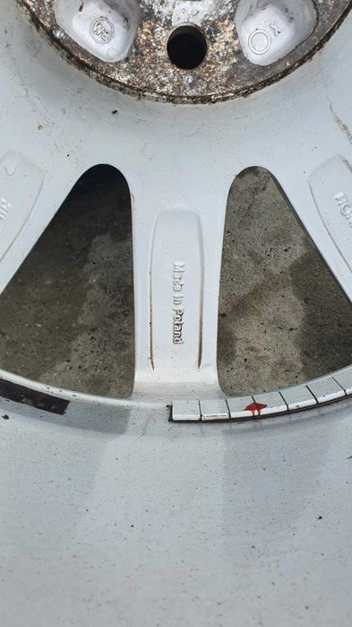 Vand jante aliaj audi a4b8 pe 18", cauciucurile trebuie schimbate