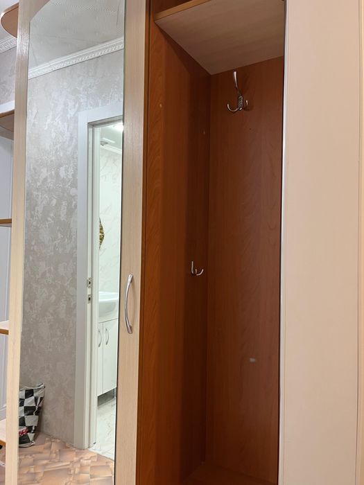 Продается шкаф для прихожей