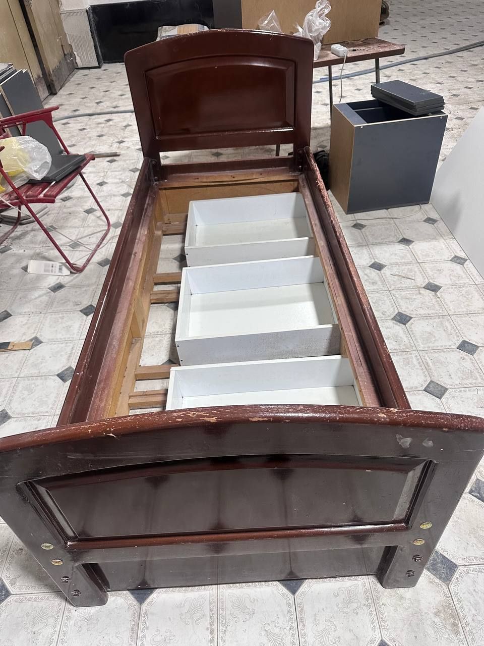 Kravat toza tahtadan yasalgan bitta laklavorsa zor boladi sotiladi