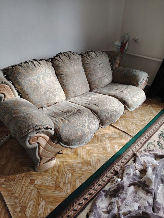 Продам диван в гостиную