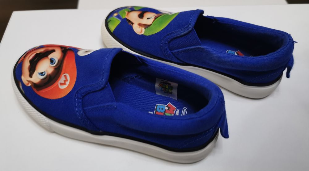 Papuci Super Mario H&M marimea 26