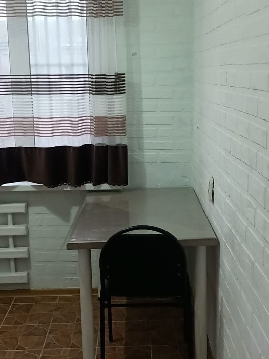 Продам 2-комнатную квартиру новой планировки в центре города. 8-школа