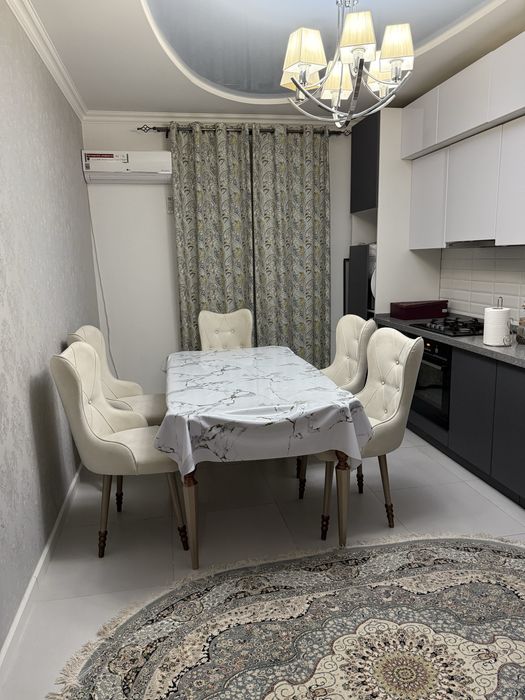 Кух стол со стульями