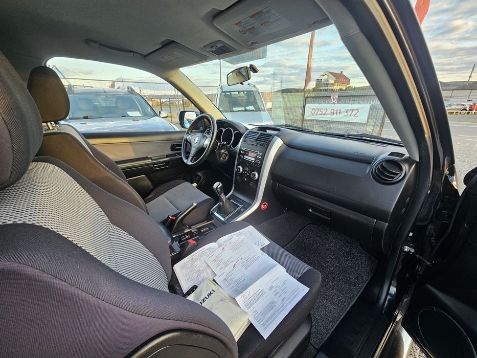 Suzuki grand vitara,1.6 Benzina,4x4,Clima,Jante,Cârlig, Posibil Rate *
