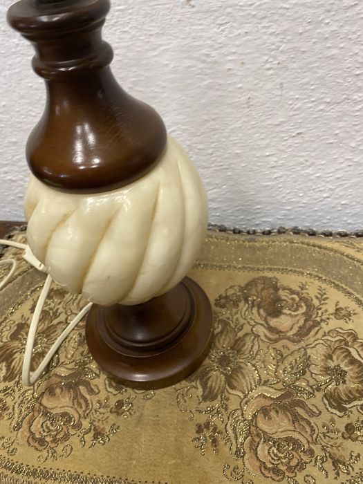 Френска настолна лампа от мрамор и дъб