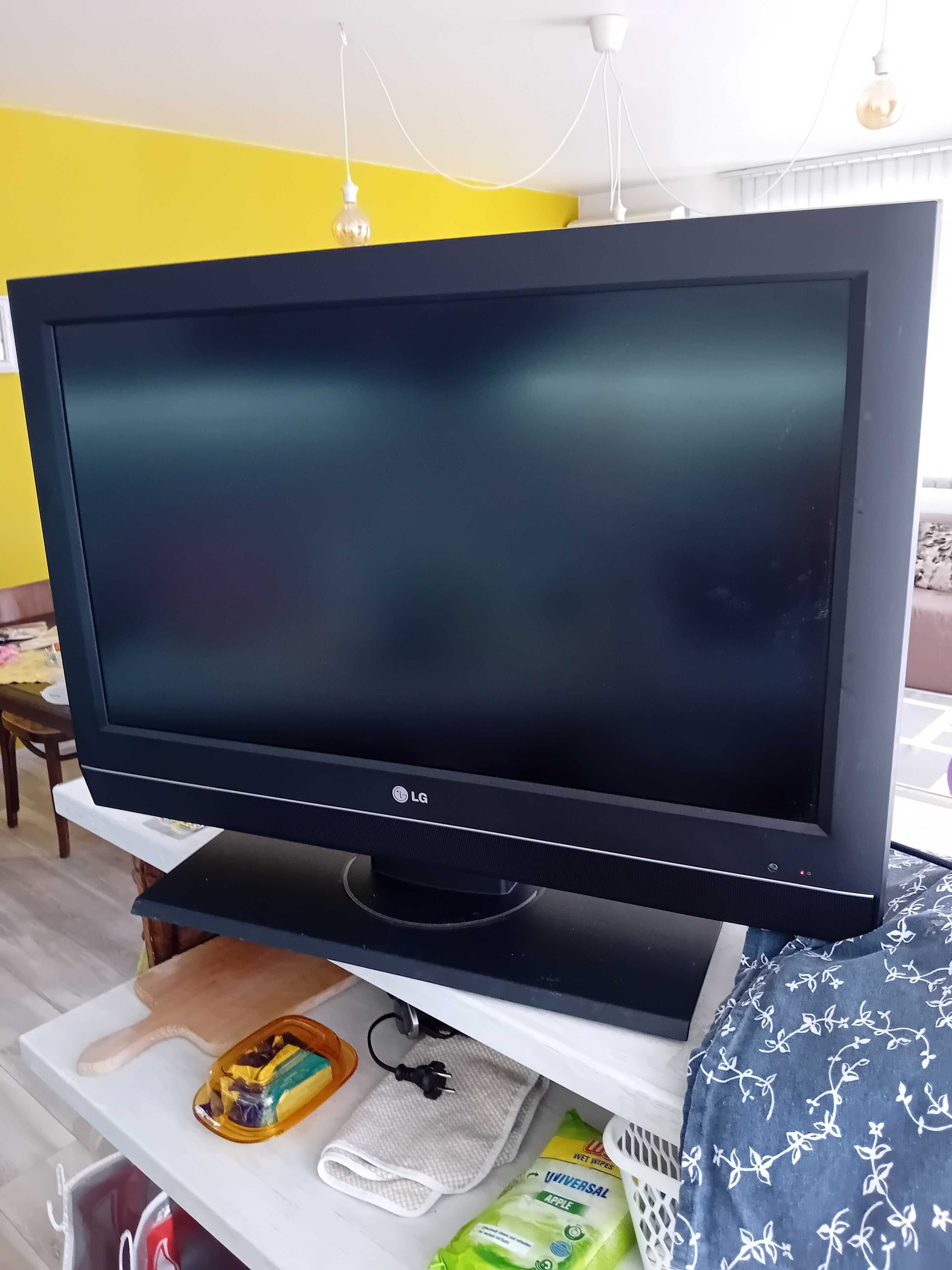 LG телевизор 32inch