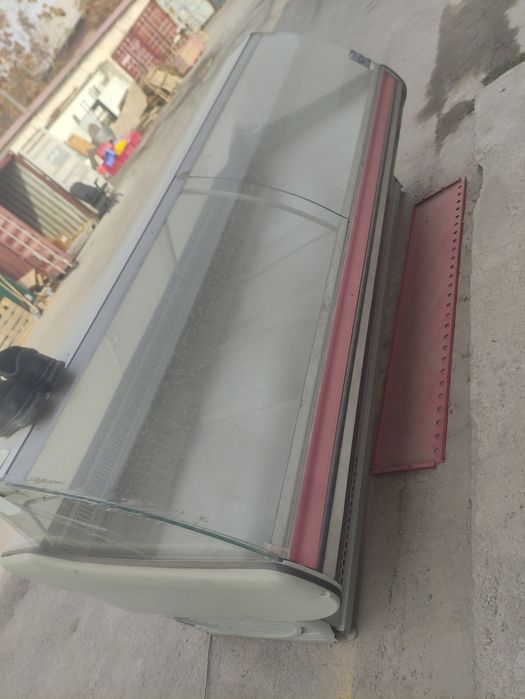 Холодильная витрина