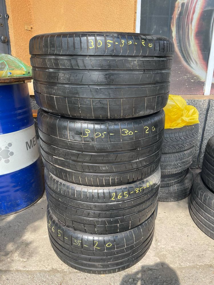 Летни гуми Pirelli pzero 305 30 20 2бр и 265 35 20 2бр пакет