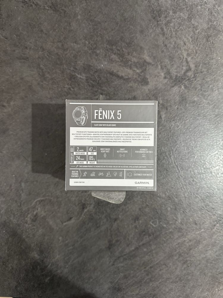 Garmin  Fenix  5