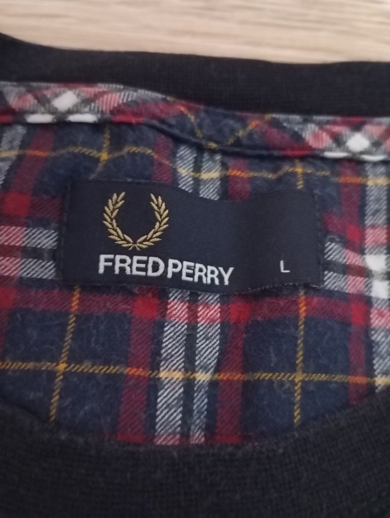 Тениска с джоб FRED PERRY