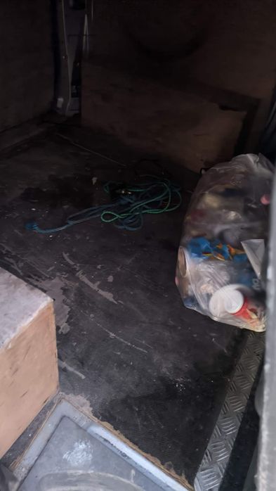 Vând Mercedes Vito 2004 6locuri sau schimb cu schela metalica/popi