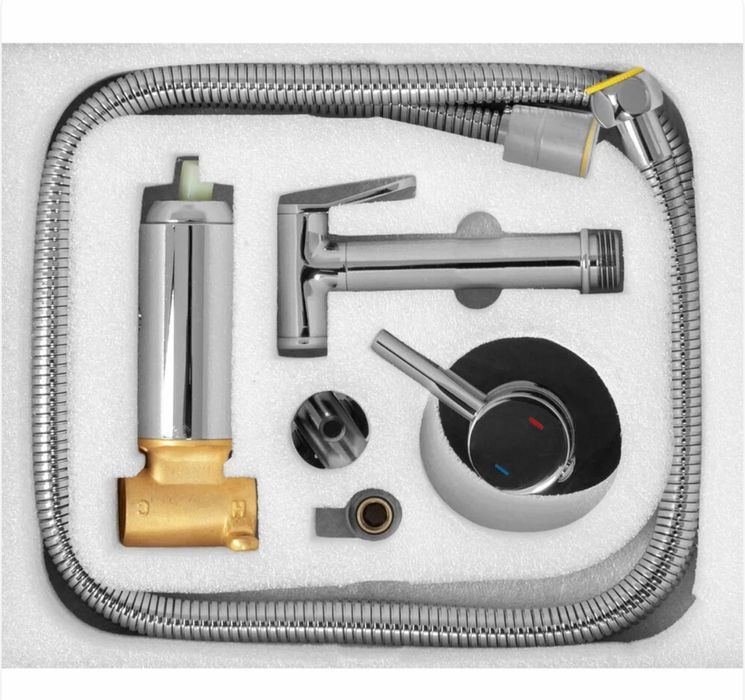 Vand Dus igienic cu baterie crom lucios Rea Loop cu baterie incastrata